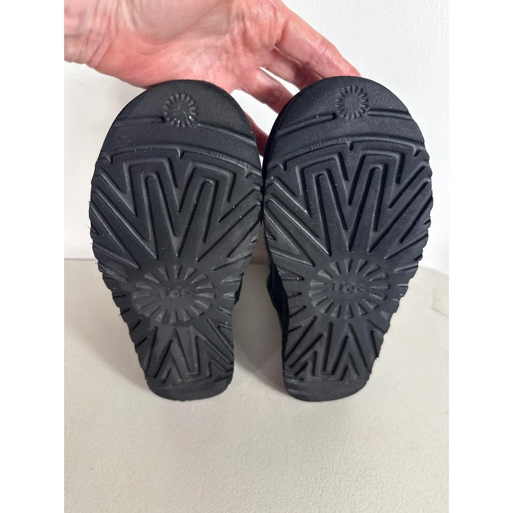 UGG classic short